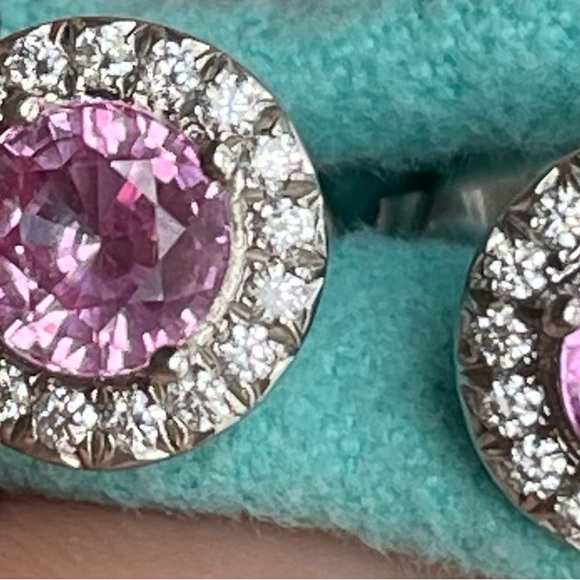 Tiffany & CO Soleste Pink Sapphire & Diamond earrings. - Picture 3 of 9